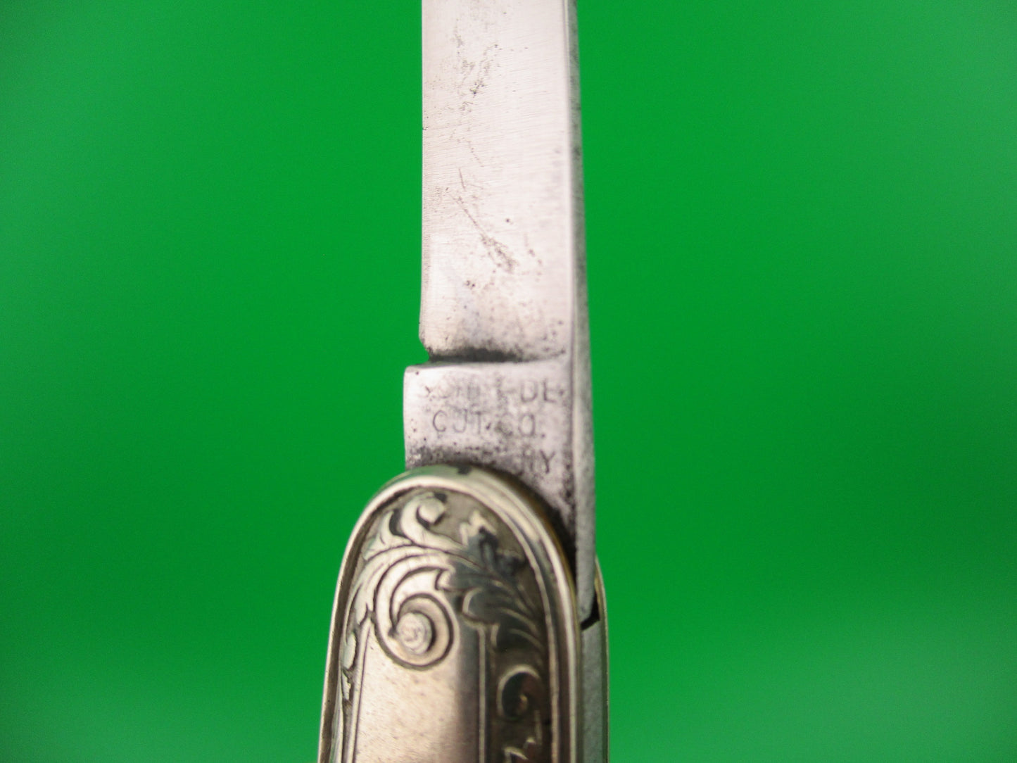 SCHRADE CUT CO Medium double German Silver Deluxe Scroll switchblade knife