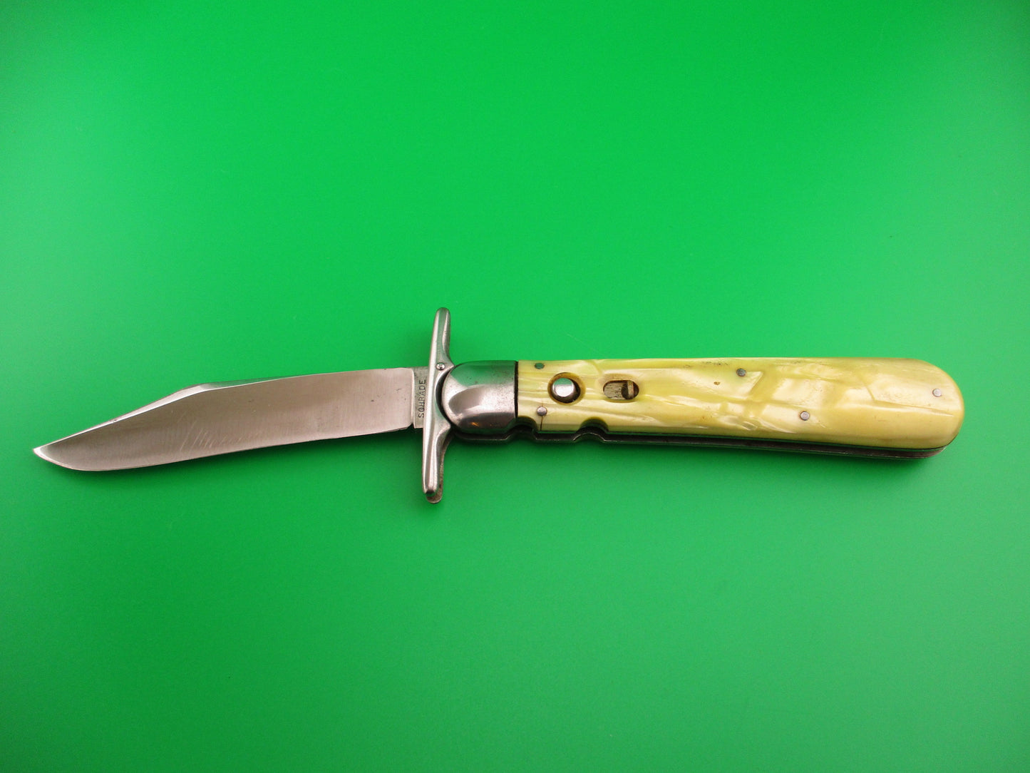Schrade Cut Co Hunters Pride # G1544 3/4 Marine Pearl Etched Folding guard switchblade knife