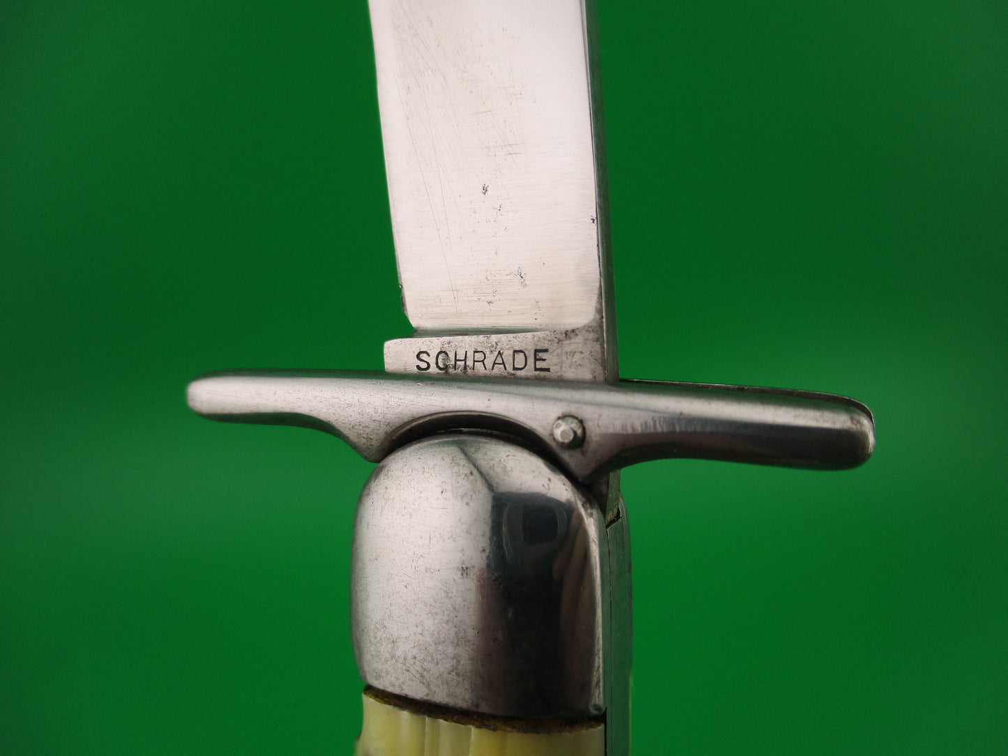 Schrade Cut Co Hunters Pride # G1544 3/4 Marine Pearl Etched Folding guard switchblade knife