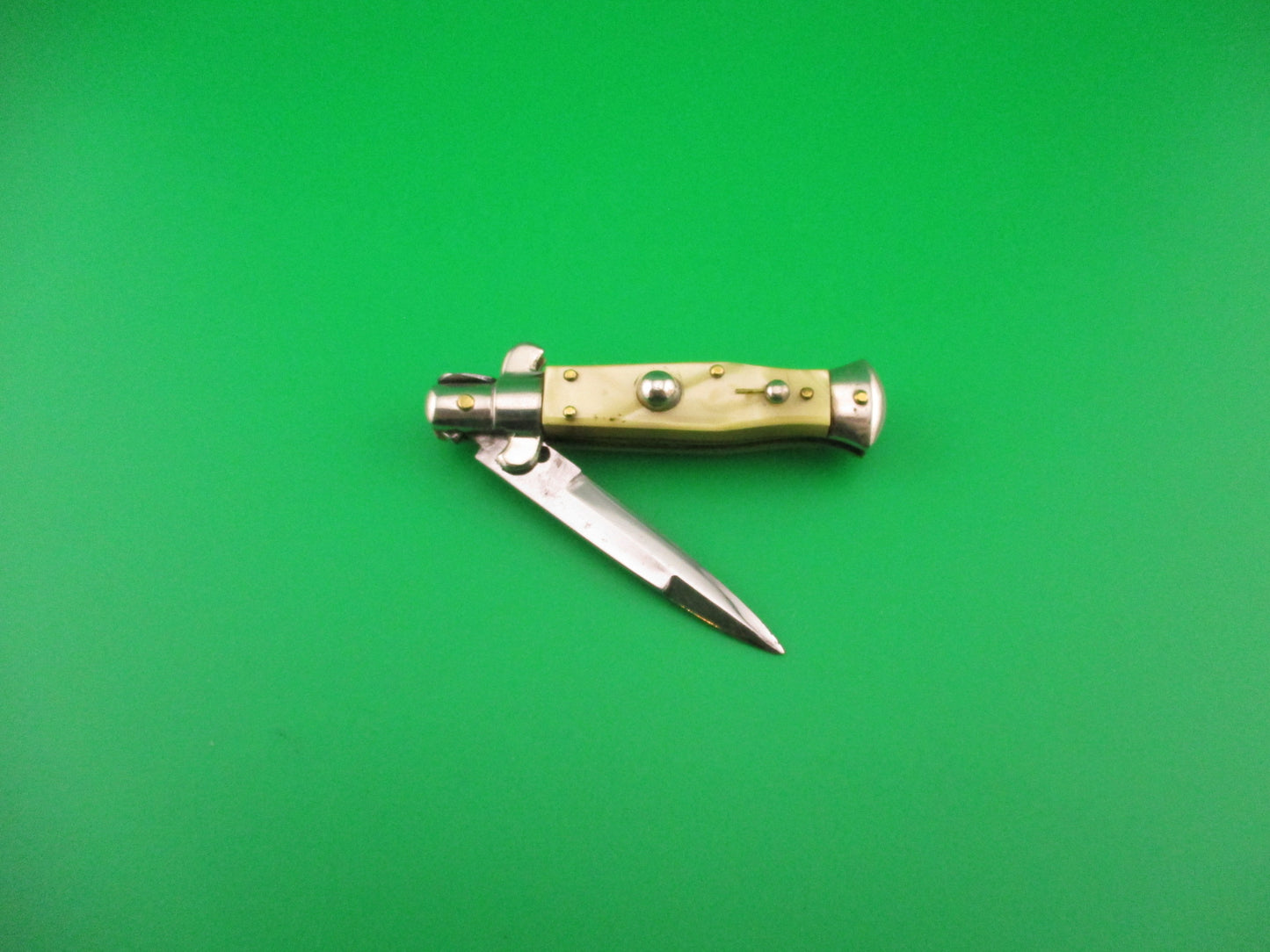 LATAMA MADE IN ITALY 12cm Italian Flat Guard Picklock Wasp body Pearlex automatic knife