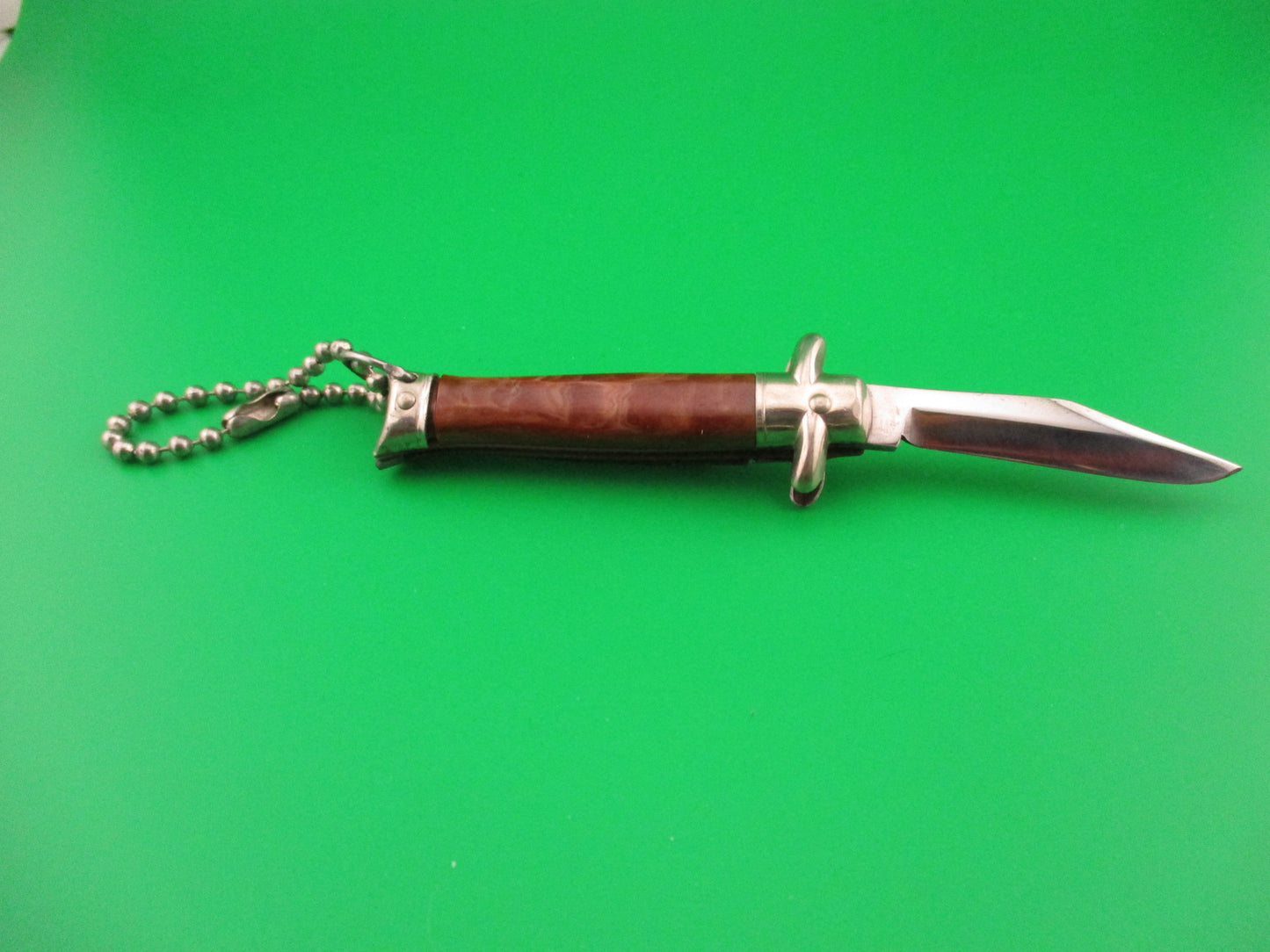 Colonial Snappy Vintage 2nd Gen 1950s Rootbeer bowtie keychain switchblade knife NM