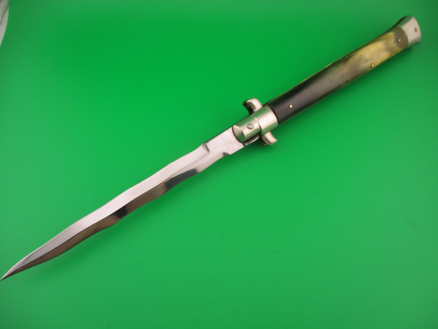 Sterile 33cm Italian Picklock Kris 1950s vintage automatic knife