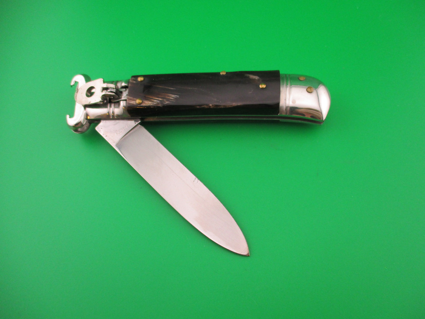 G.O.M. INOX 20cm Italian Lever Shell puller Horn handles automatic knife