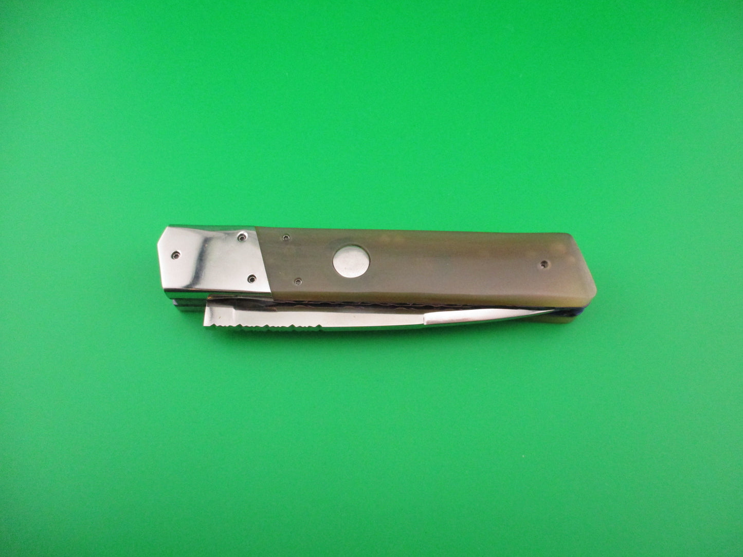 Custom 23cm Round flush button Spear swedge Honey horn w filework automatic knife