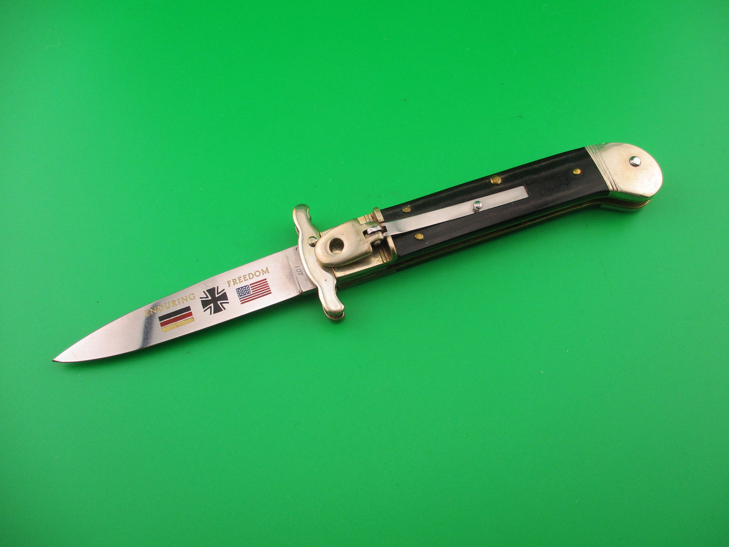 Hubertus 10cm Guardian Enduring Freedom swing guard Lever automatic knife