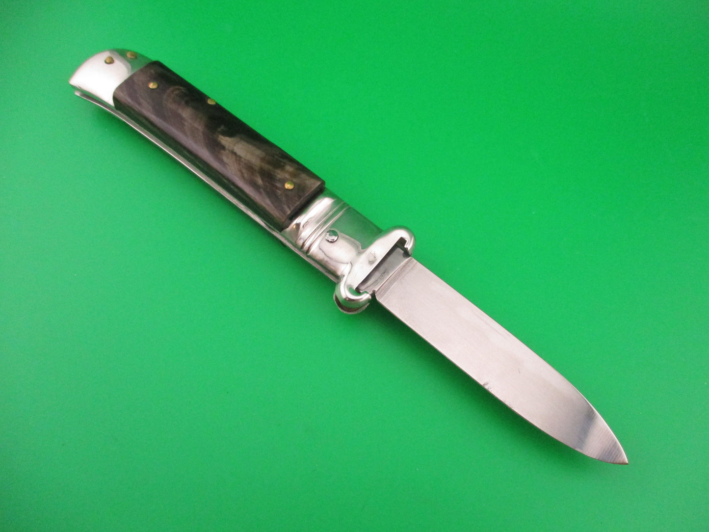 G.O.M. INOX 20cm Italian Lever Shell puller Horn handles automatic knife