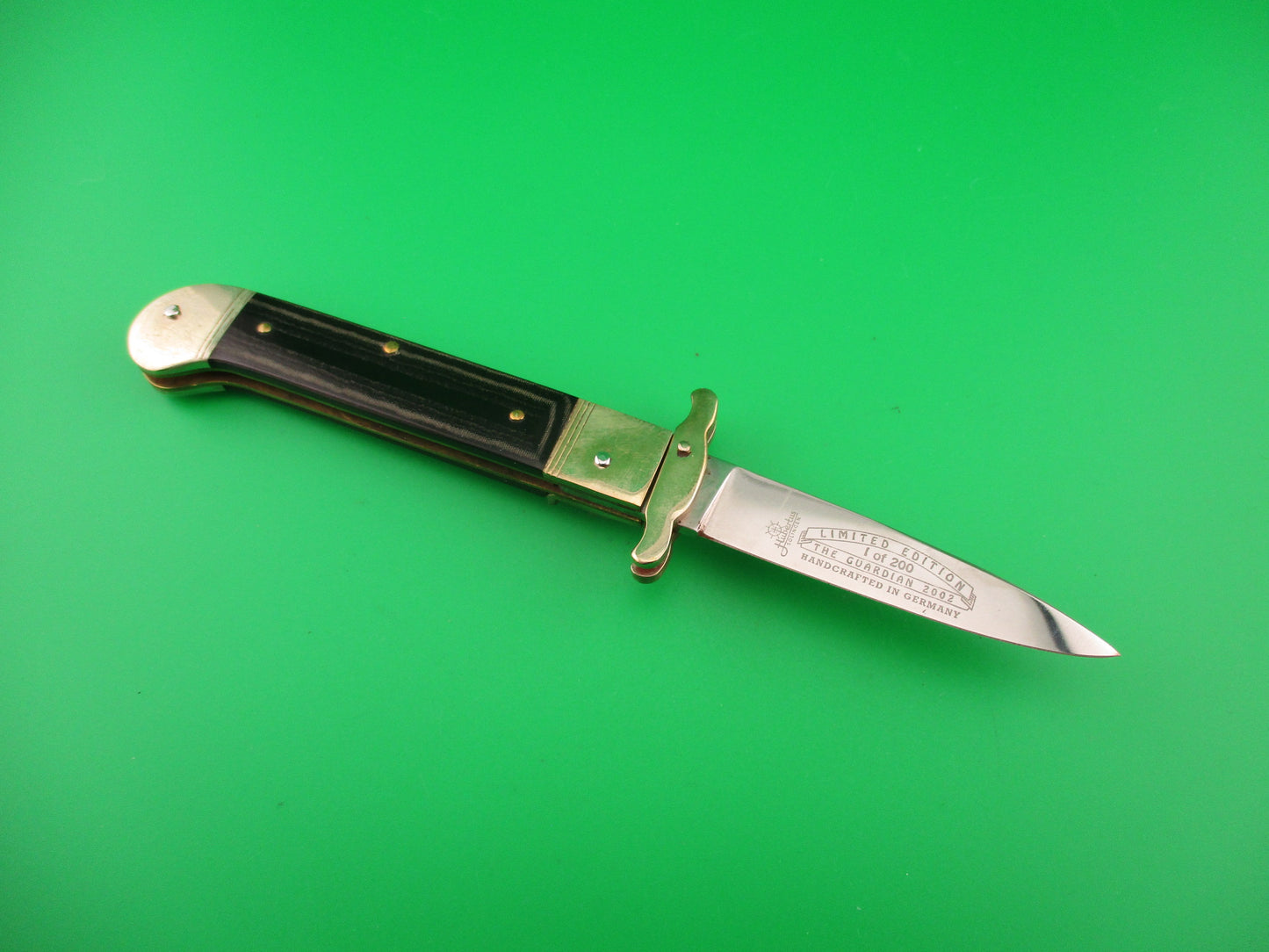 Hubertus 10cm Guardian Enduring Freedom swing guard Lever automatic knife