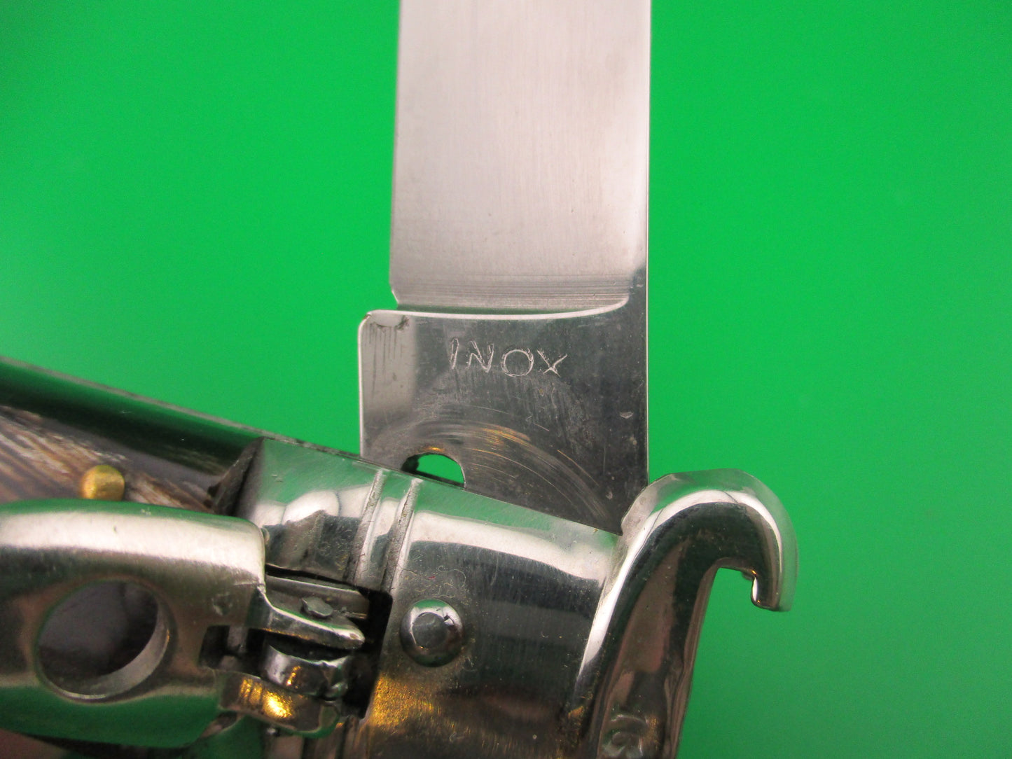 G.O.M. INOX 20cm Italian Lever Shell puller Horn handles automatic knife