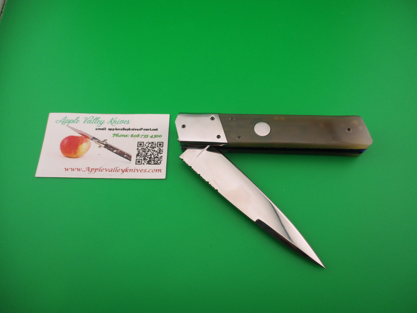 Custom 23cm Round flush button Spear swedge Honey horn w filework automatic knife