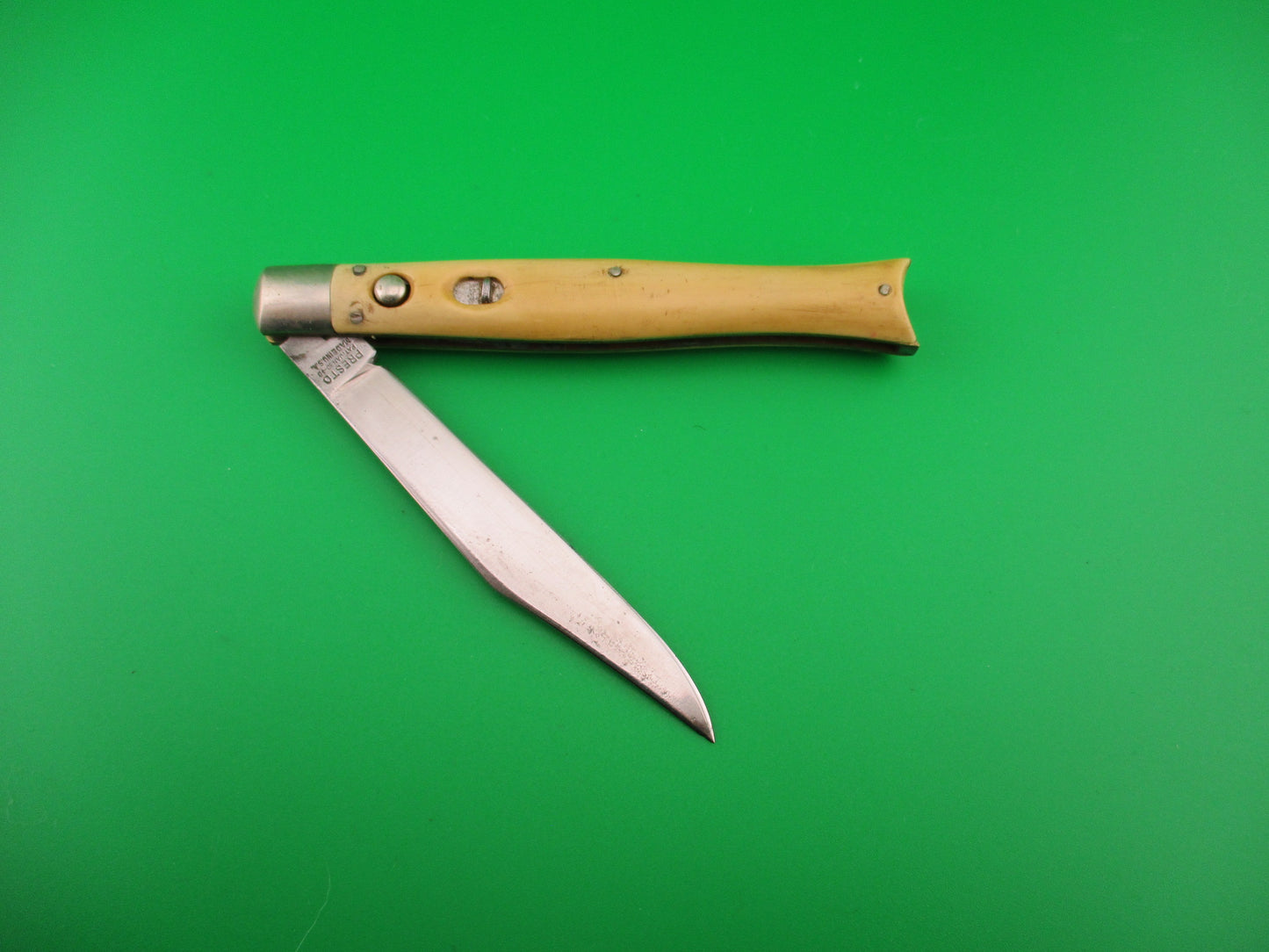 PRESTO Fishtail #4500 Ivory celluloid 1940s vintage automatic knife