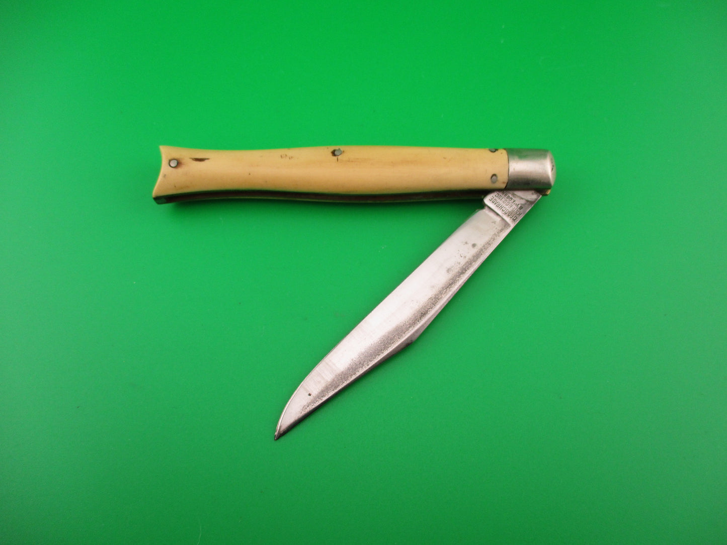 PRESTO Fishtail #4500 Ivory celluloid 1940s vintage automatic knife