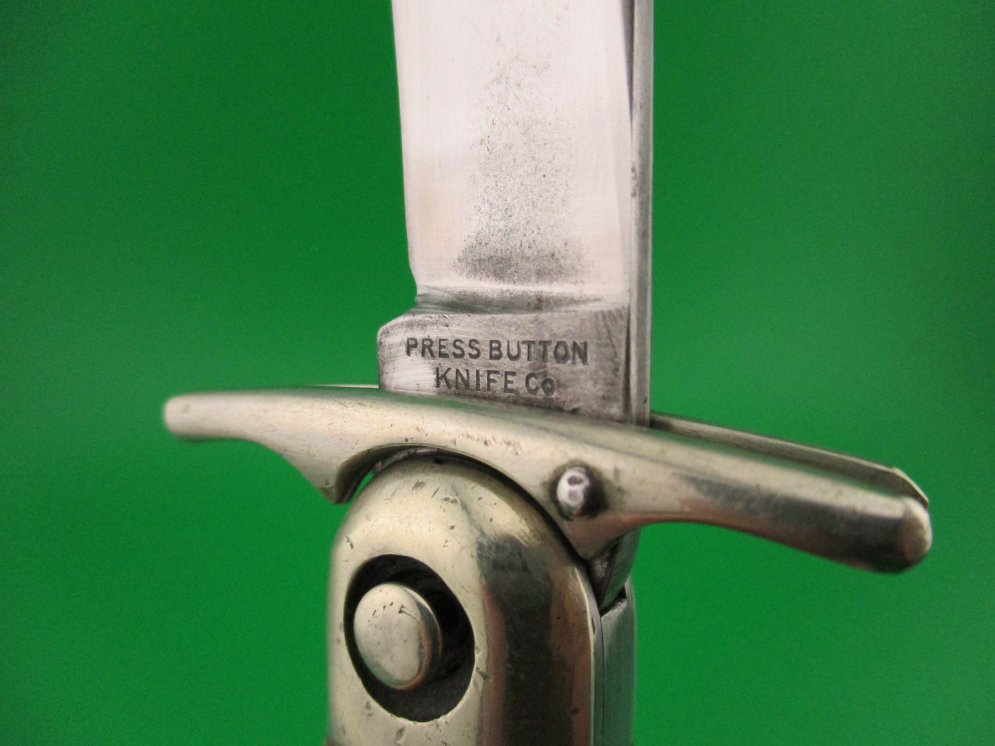 PRESS BUTTON KNIFE CO The VICTOR Antique switchblade knife
