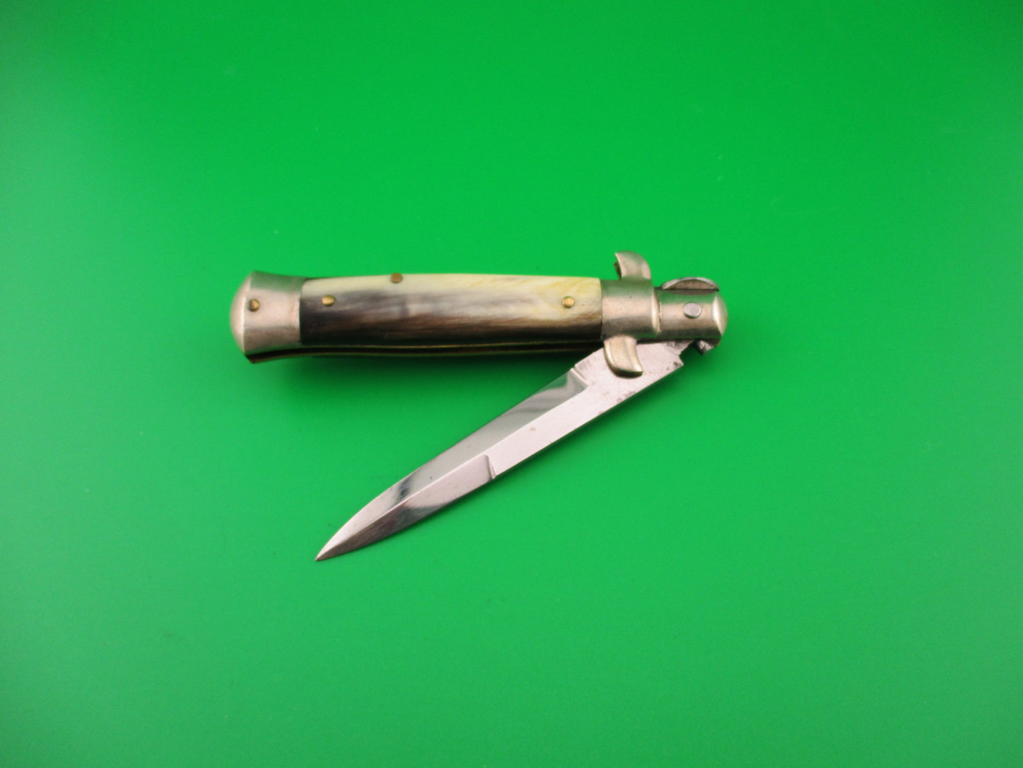 Sterile 16cm Italian picklock 1950s vintage Horn Bayonet automatic knife