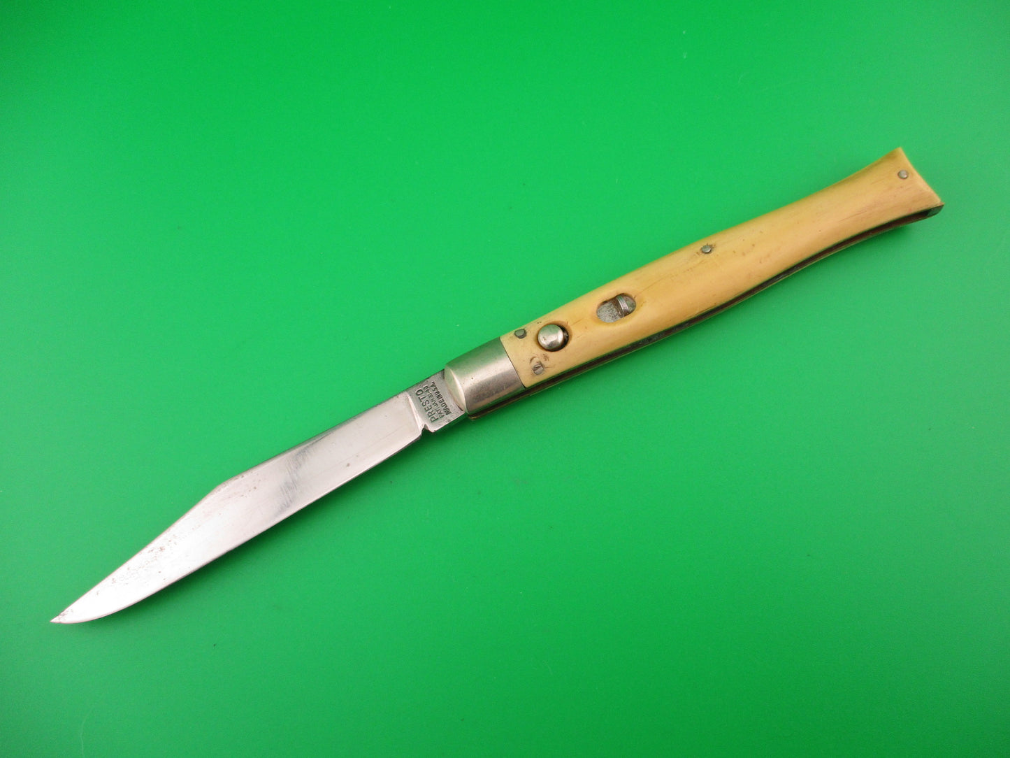 PRESTO Fishtail #4500 Ivory celluloid 1940s vintage automatic knife