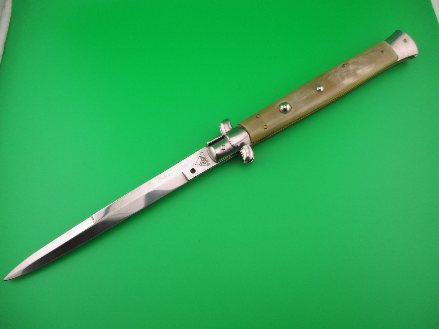 AKC 33cm Italian Swivel Bolster Honey & Cream automatic knife vintage 1990s