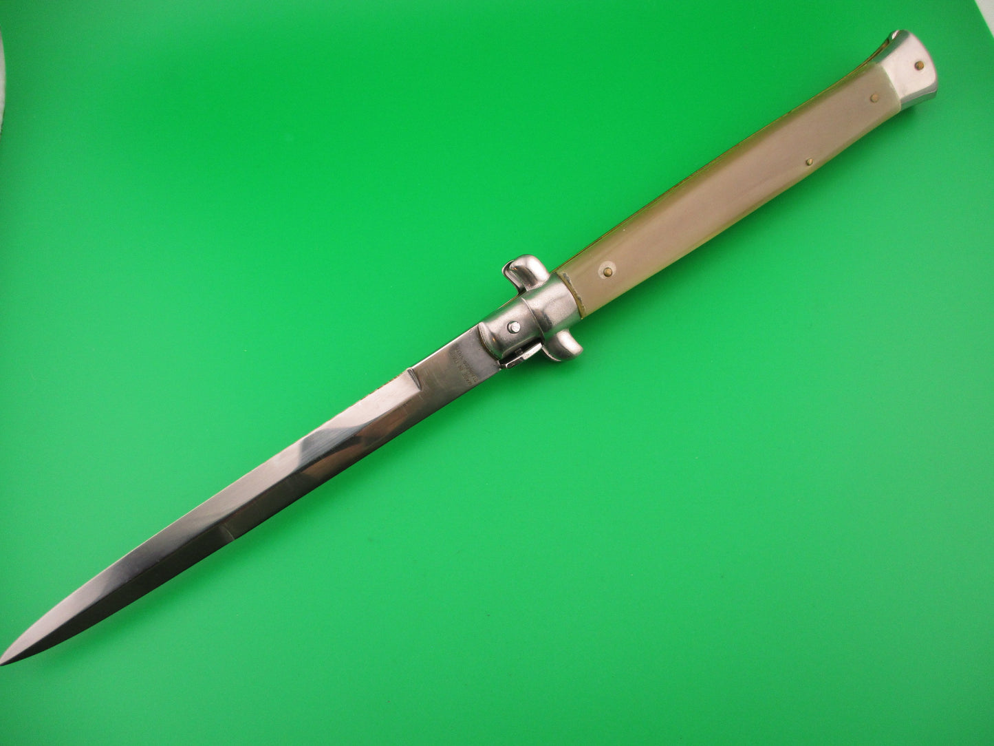 AKC 33cm Italian Swivel Bolster Honey & Cream automatic knife vintage 1990s