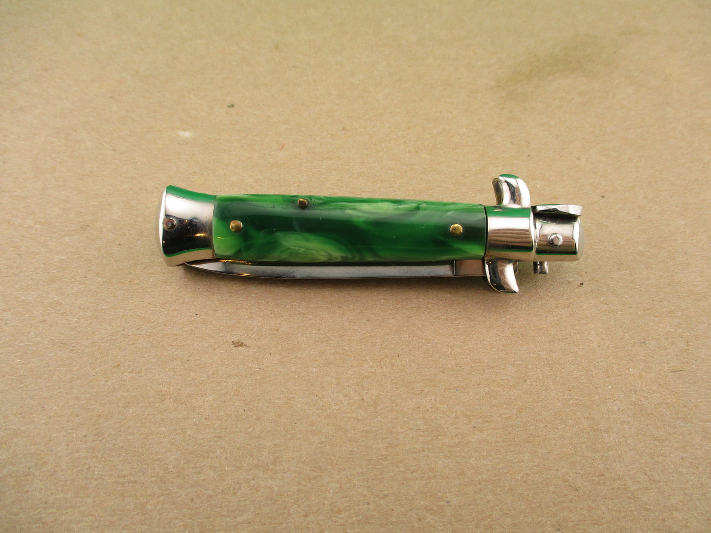 ROSTFREI 14cm Italian Swivel bolster D Stamped Green Swirl automatic knife