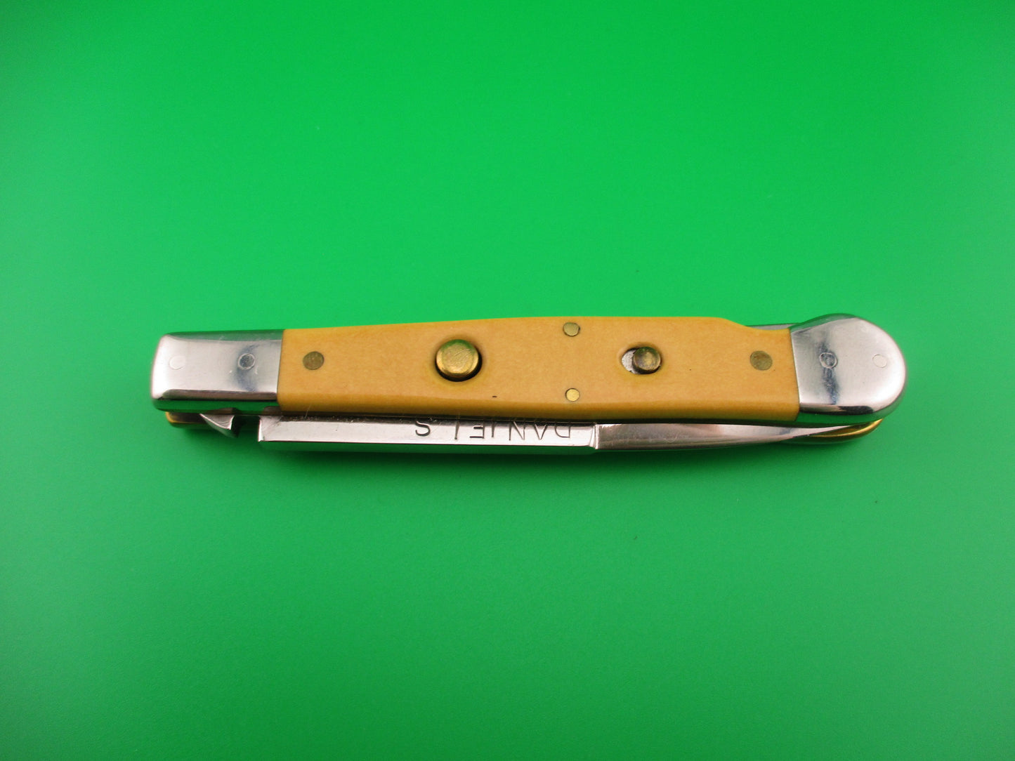 z DANIELS 8 Custom Yellow Lockback Automatic Jack knife