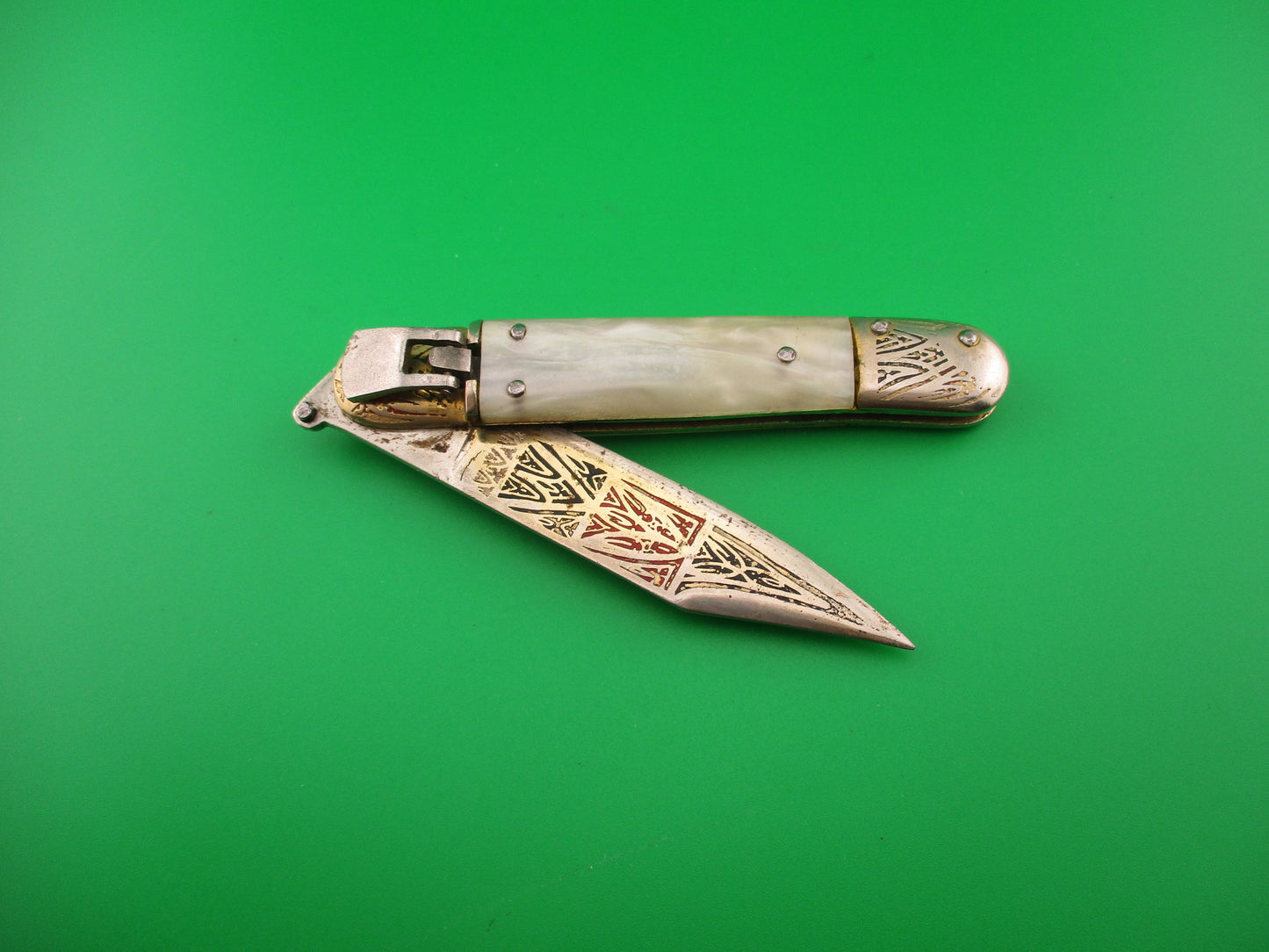 TOLEDO 17cm Spanish Vintage Pearl Lever Tourist automatic knife painted blade
