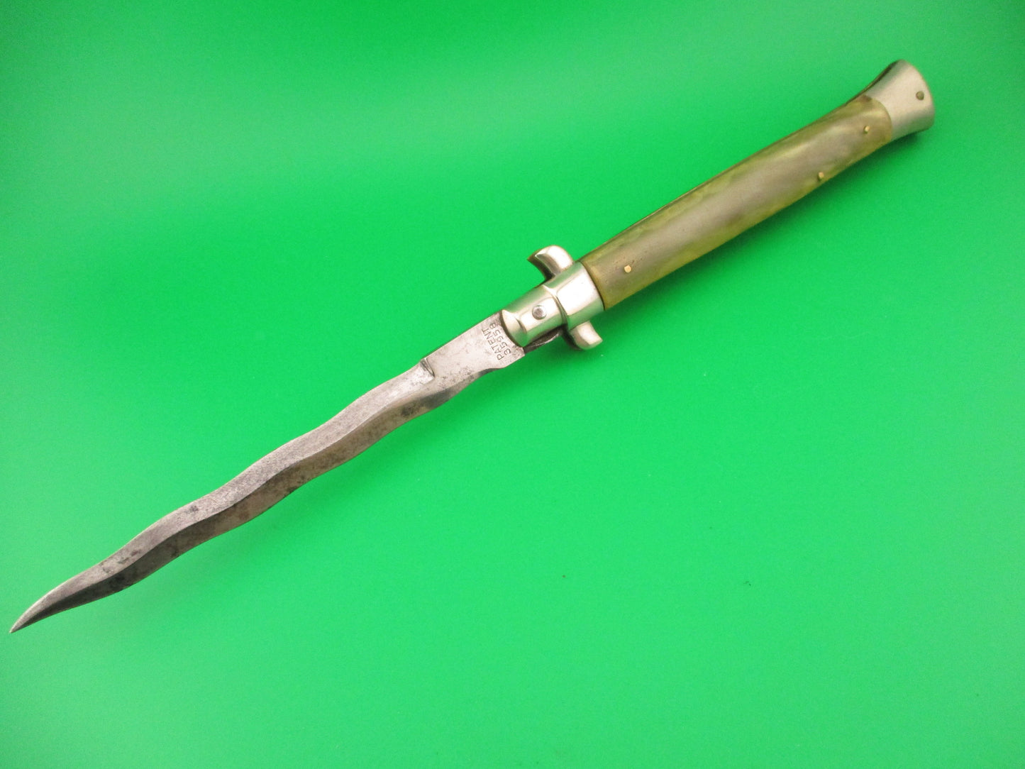 Latama ITALY 28cm Italian Picklock Kris 1950s Cream & Green horn vintage automatic knife