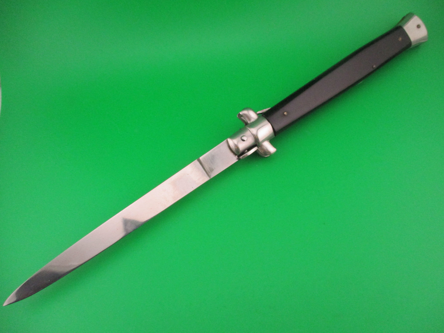 Sterile 33cm Italian Swivel bolster Flat grind automatic knife