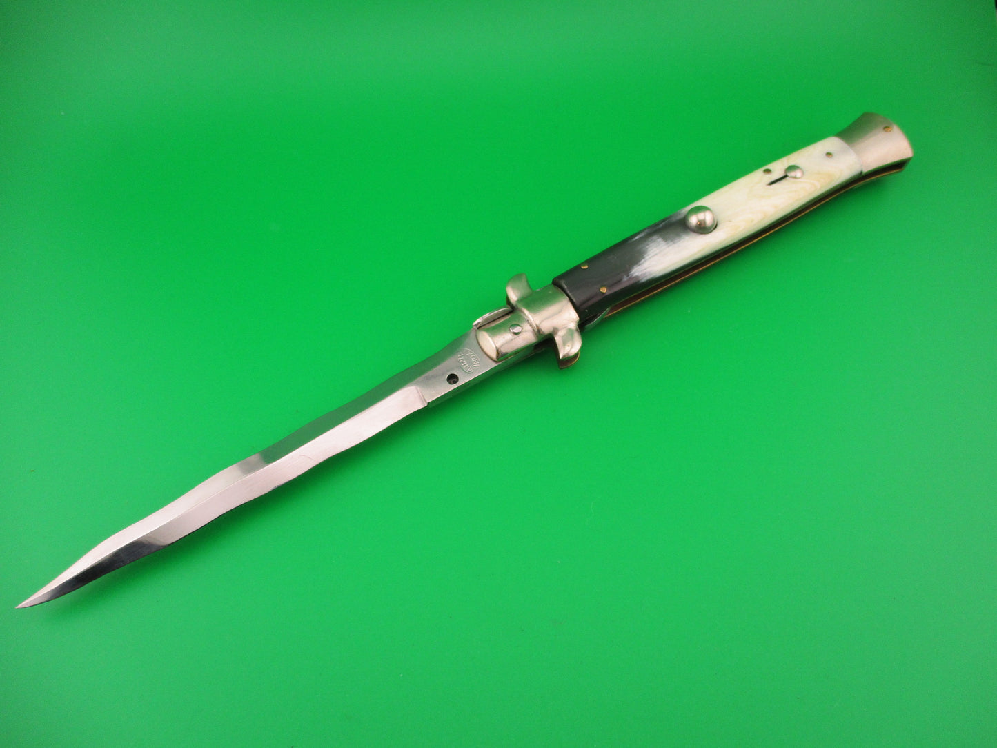M ITALY INOX 28cm Italian Picklock 1950s Brazilian horn Kris blade automatic knife