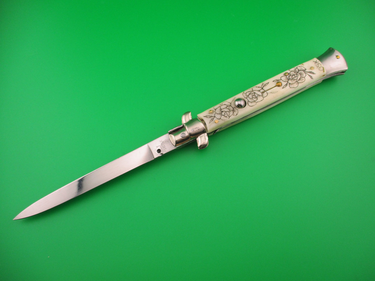 J INOX 28cm Italian Stiletto swivel bolster Scrimshaw Skull & Roses OSK switchblade