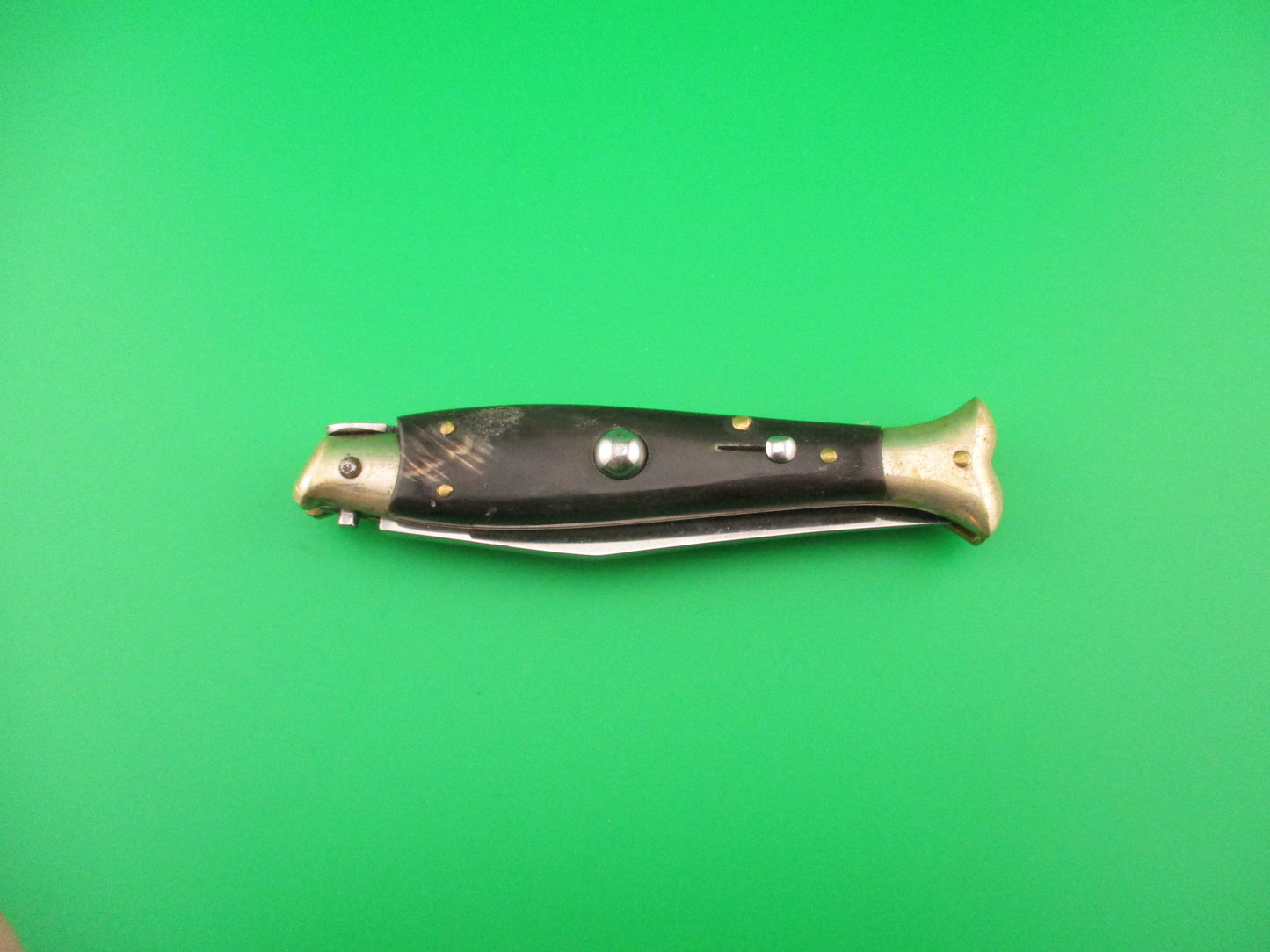 AKC 20cm Italian Picklock Fishtail Dark horn automatic knife