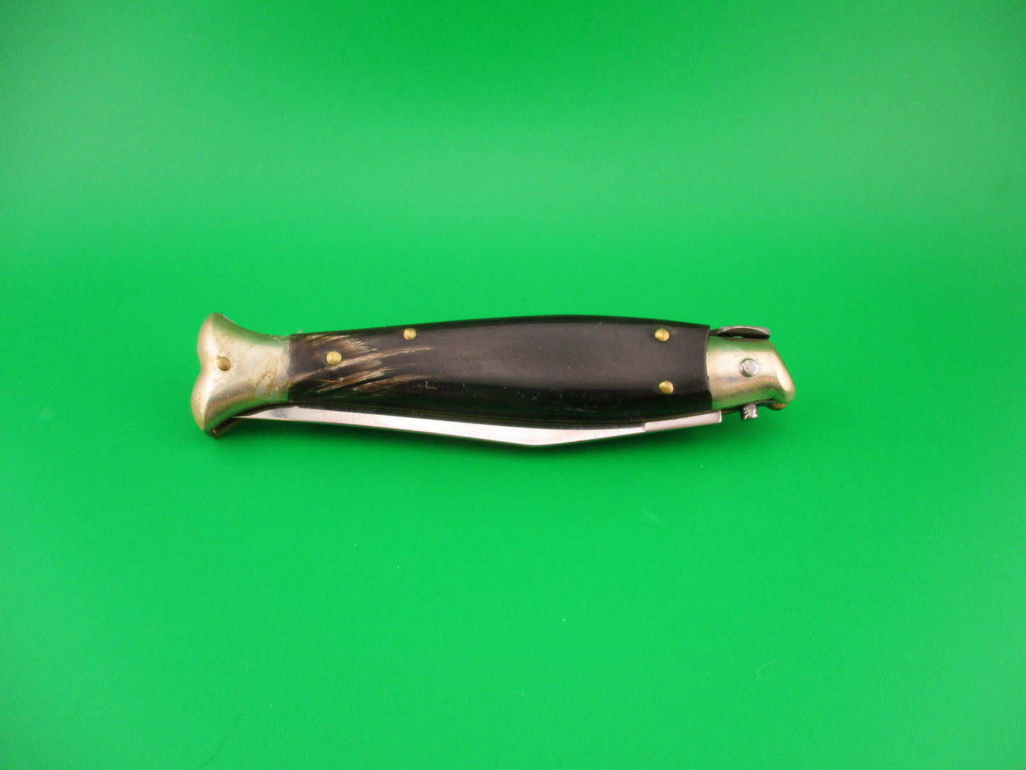 AKC 20cm Italian Picklock Fishtail Dark horn automatic knife