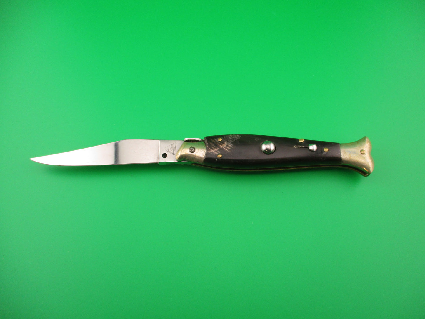AKC 20cm Italian Picklock Fishtail Dark horn automatic knife