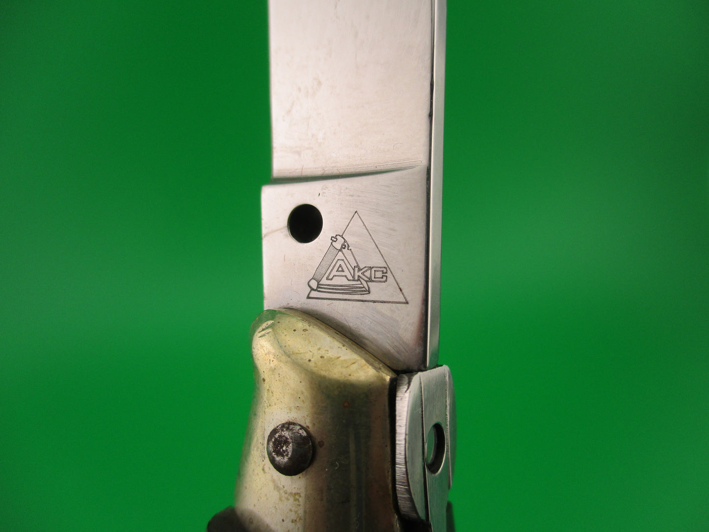 AKC 20cm Italian Picklock Fishtail Dark horn automatic knife