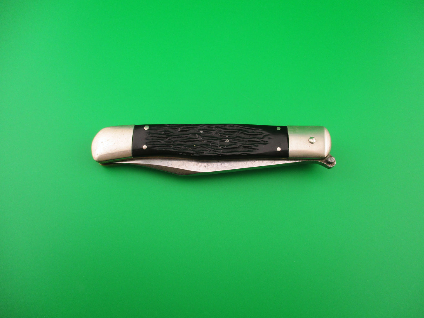 KABAR Lever Black Jigged synthetic Transitional Square lever vintage automatic knife