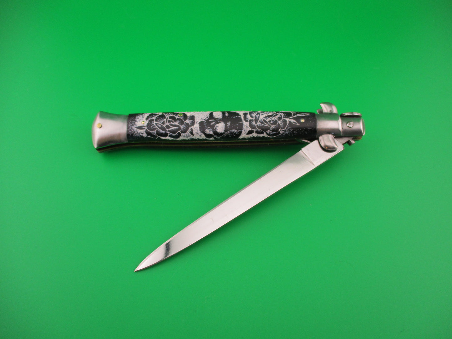 INOX Diamond 28cm Italian Stiletto Skull & Roses Black Scrimshaw automatic knife