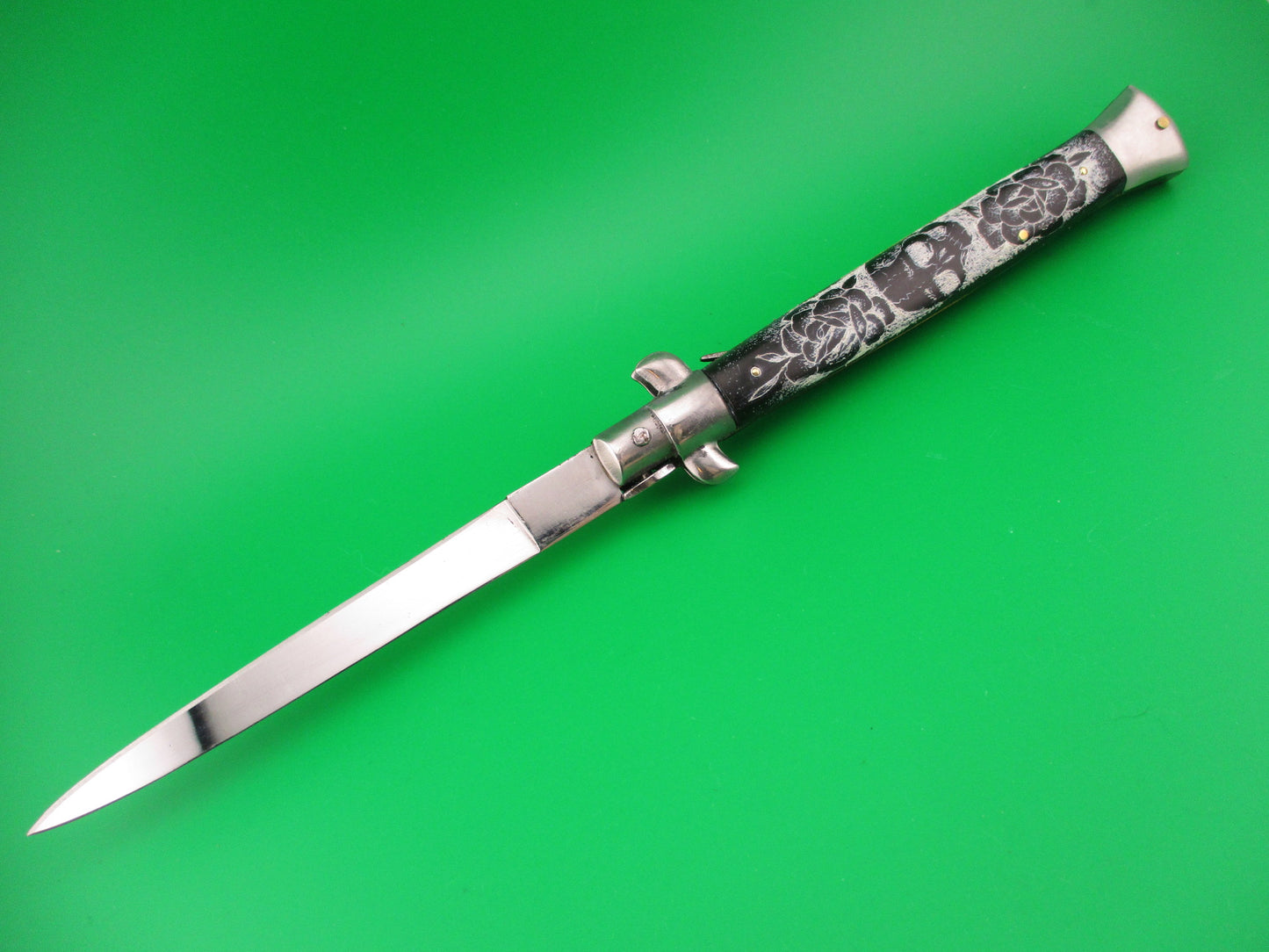 INOX Diamond 28cm Italian Stiletto Skull & Roses Black Scrimshaw automatic knife
