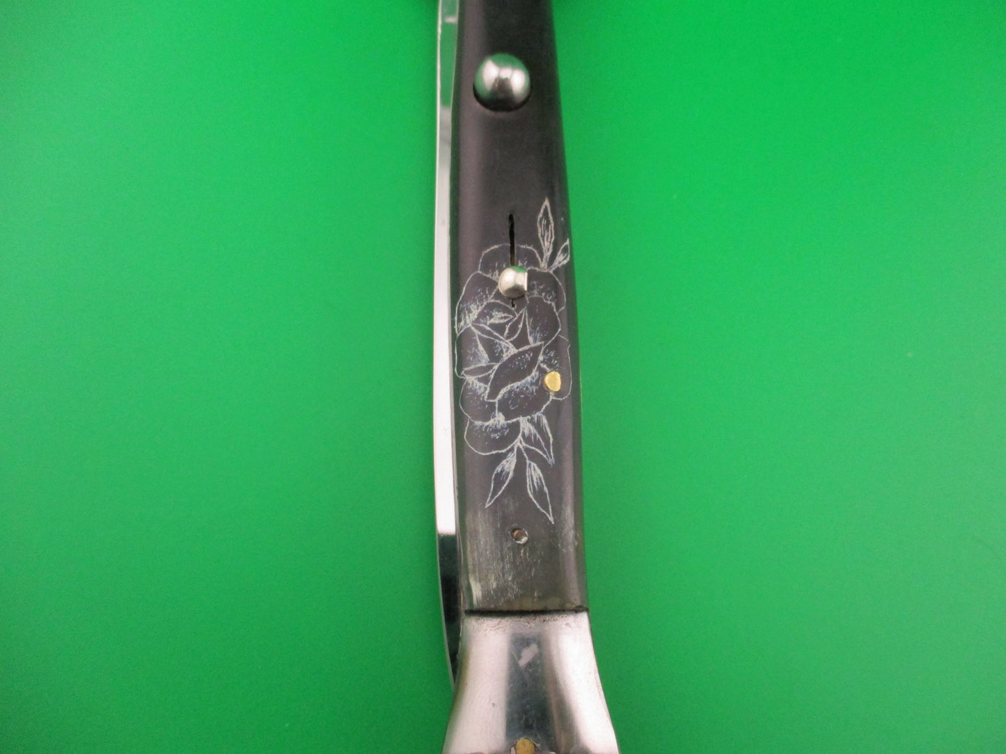 INOX Diamond 28cm Italian Stiletto Skull & Roses Black Scrimshaw automatic knife