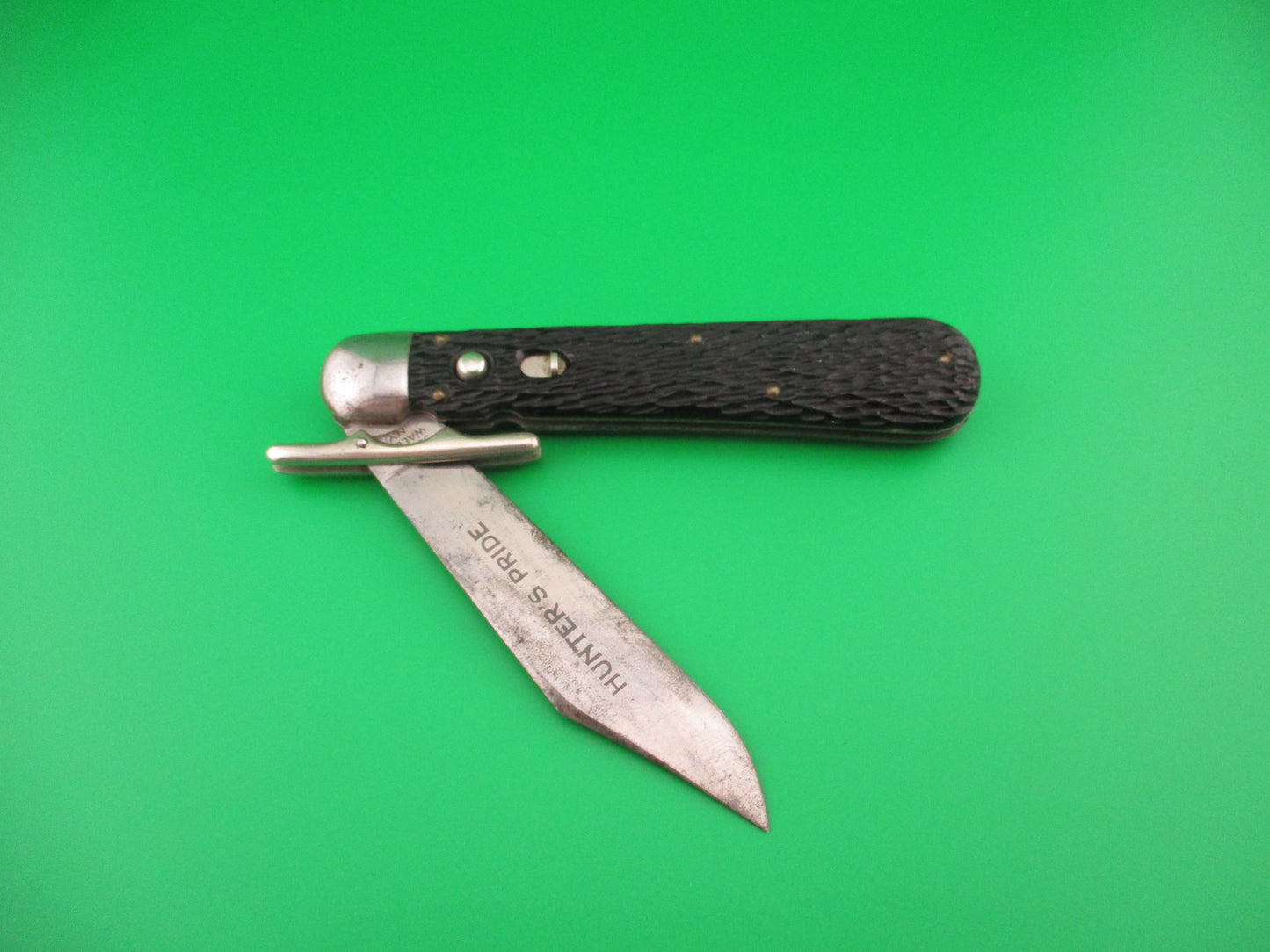 z Schrade Walden 153 Hunters Pride Folding guard switchblade knife with etch