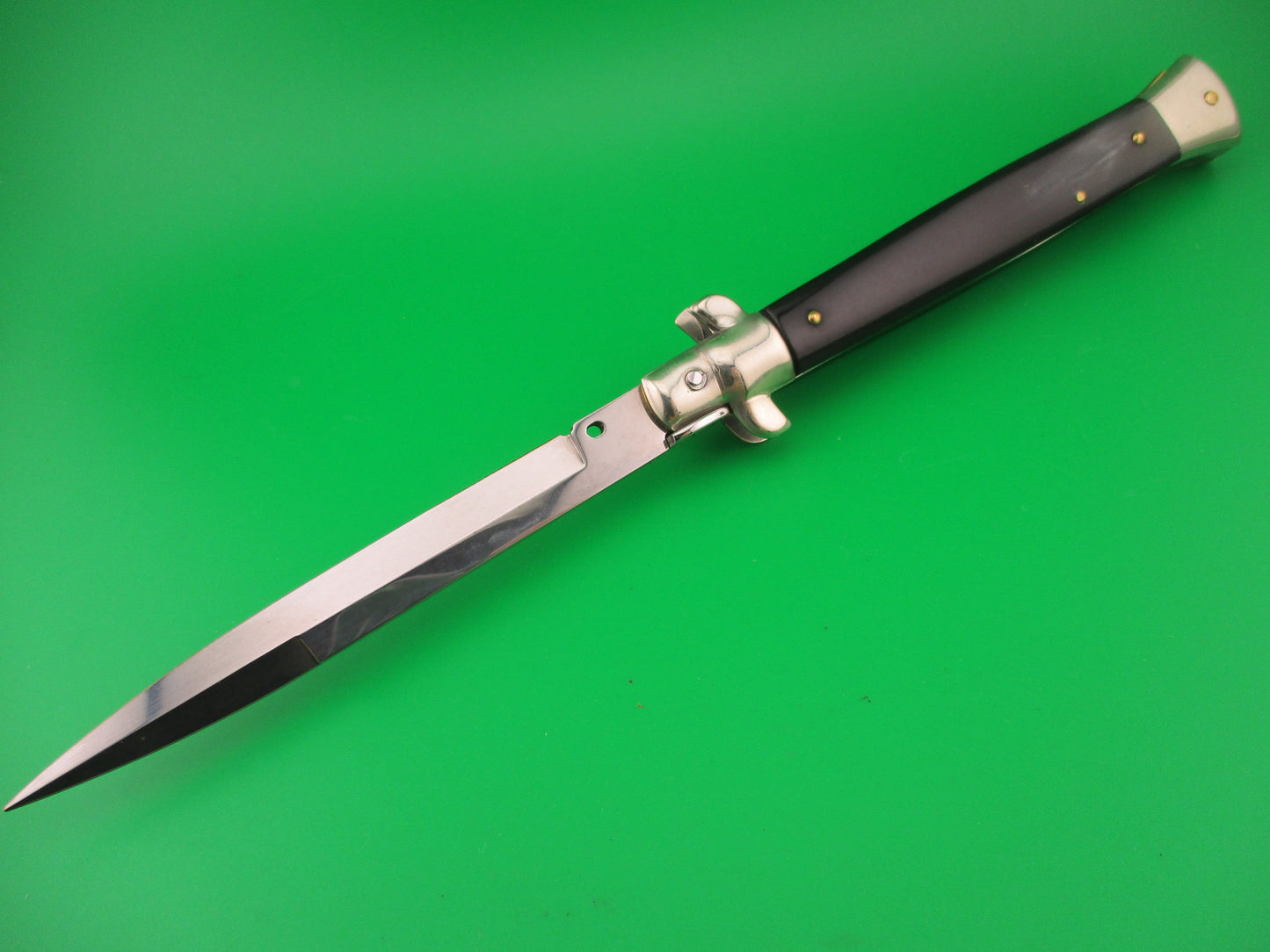 Walts LATAMA Cat 28cm Italian Stiletto Bayonet Blade Brazilian horn automatic knife 5mm