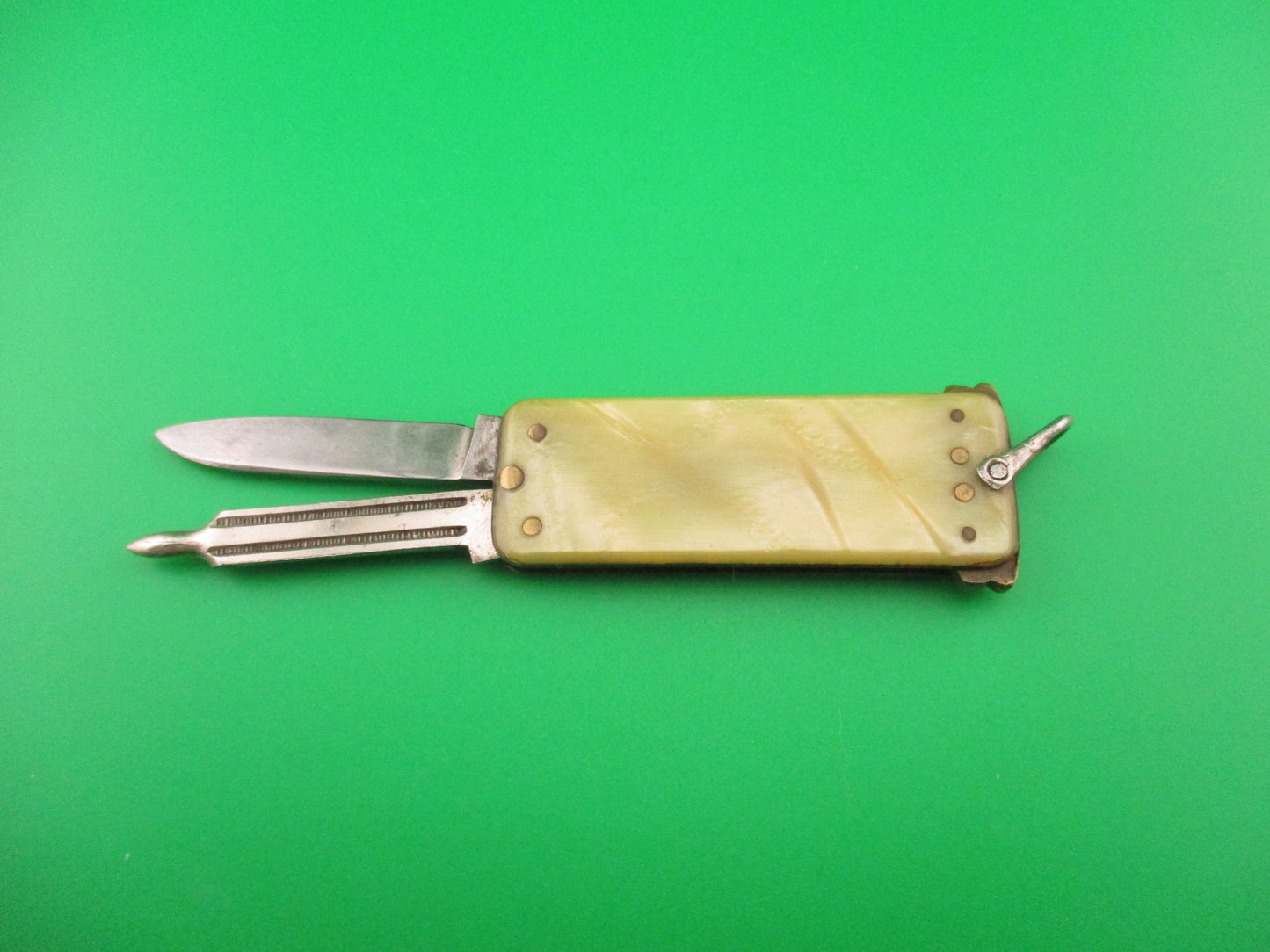 Vintage 10cm German Lobster 2 blade Chateau Laurier Hotel automatic knife
