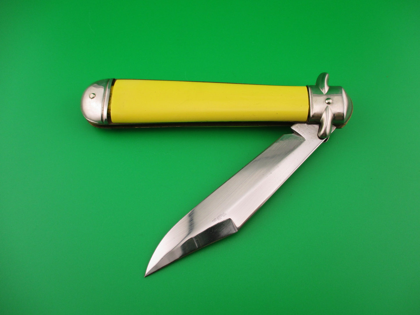 COLONIAL SHUR-SNAP Jumbo Jack #3301 Yellow vintage 1950s switchblade knife
