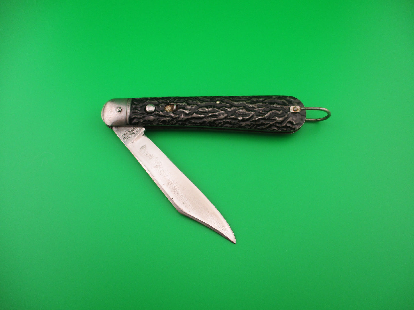 Presto MADE IN USA Vintage Paratrooper style Hunter Metal switchblade w lanyard ring