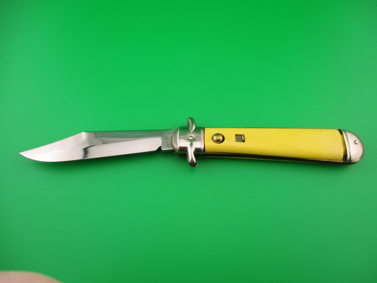 COLONIAL SHUR-SNAP Jumbo Jack #3301 Yellow vintage 1950s switchblade knife