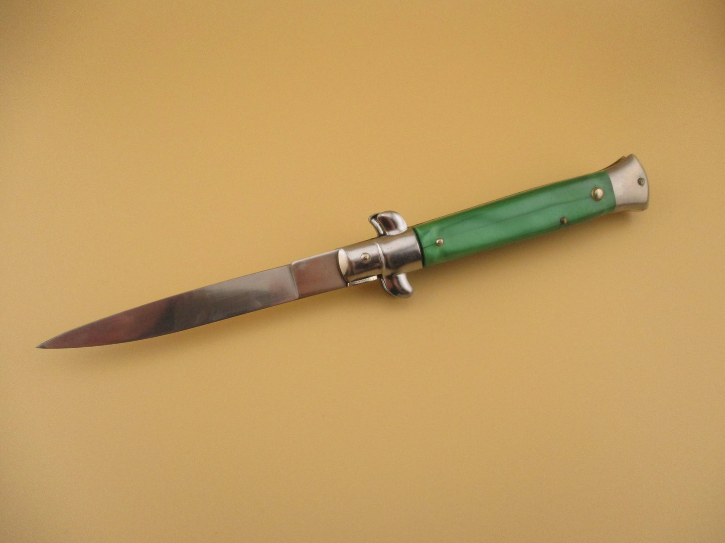440 STAINLESS MILANO 22cm Italian Stiletto Green pearlex automatic knife