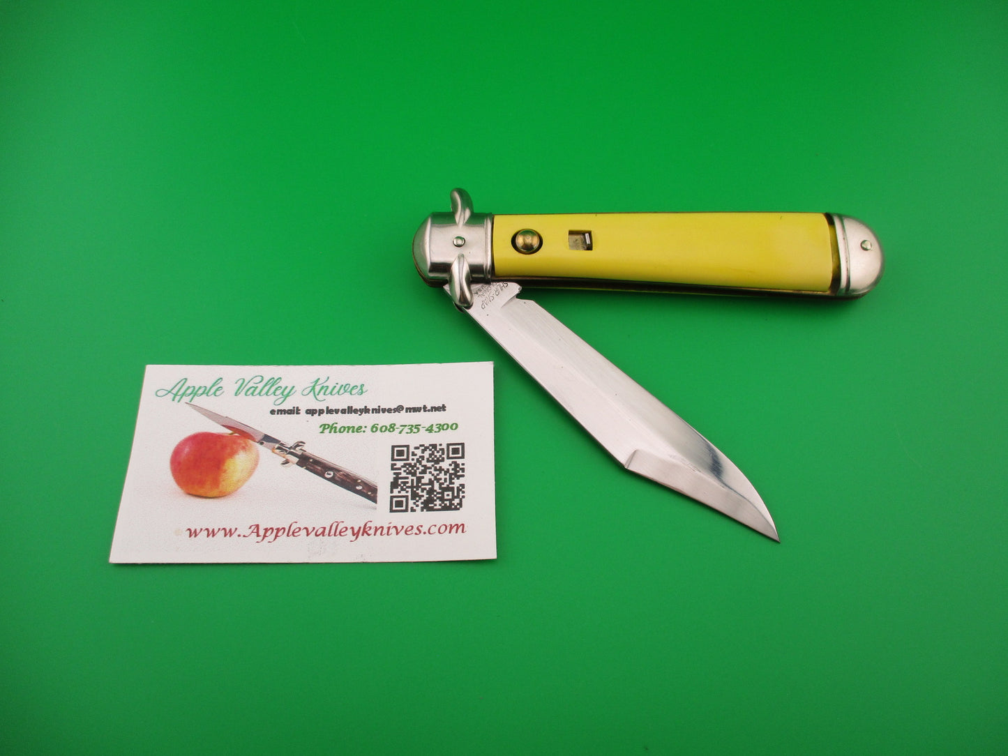 COLONIAL SHUR-SNAP Jumbo Jack #3301 Yellow vintage 1950s switchblade knife