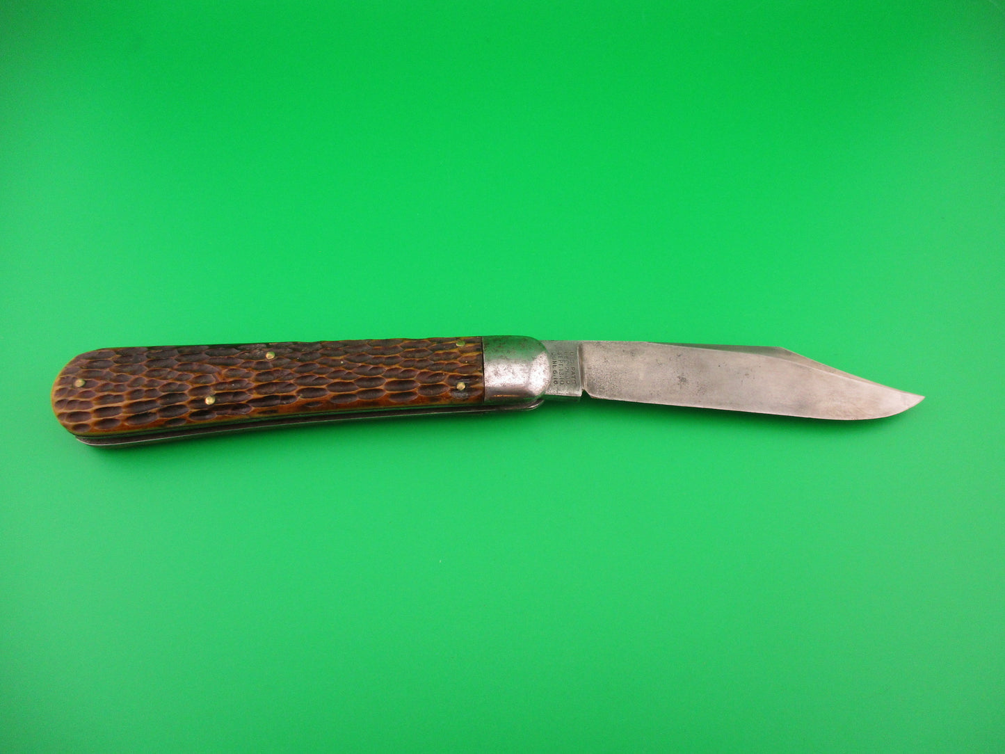 SCHRADE CUT CO Hunter 1543 3/4 Jigged Bone switchblade knife