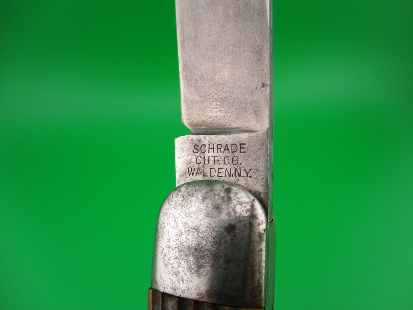 SCHRADE CUT CO Hunter 1543 3/4 Jigged Bone switchblade knife