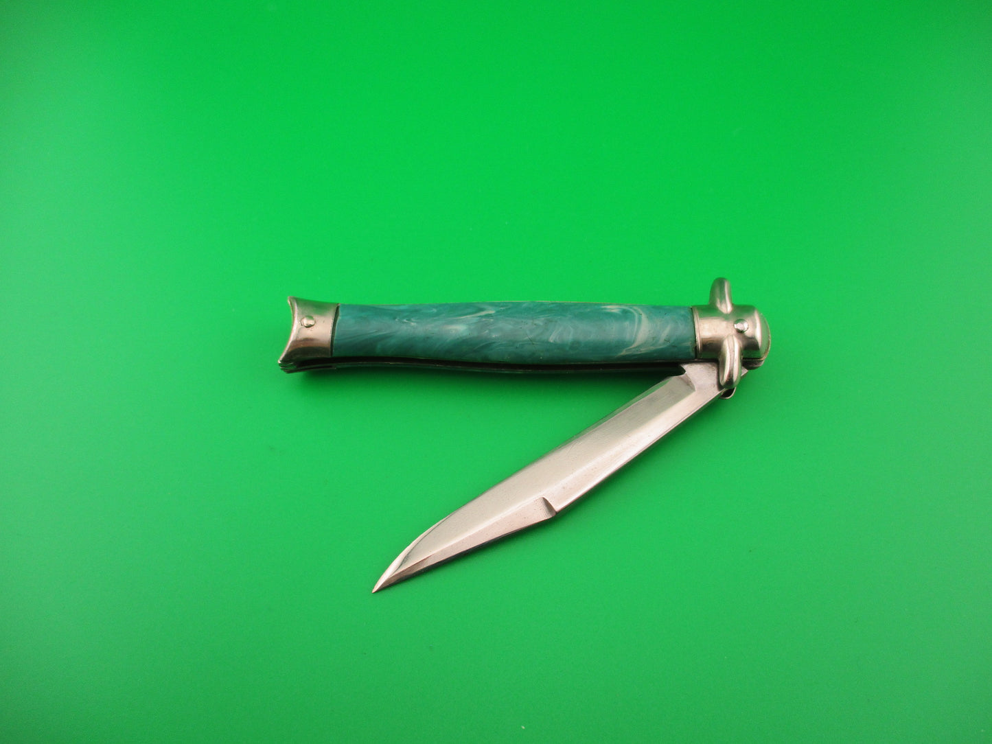 COLONIAL SHUR SNAP Bowtie 3rd Gen Rare GREEN Vintage bowtie switchblade