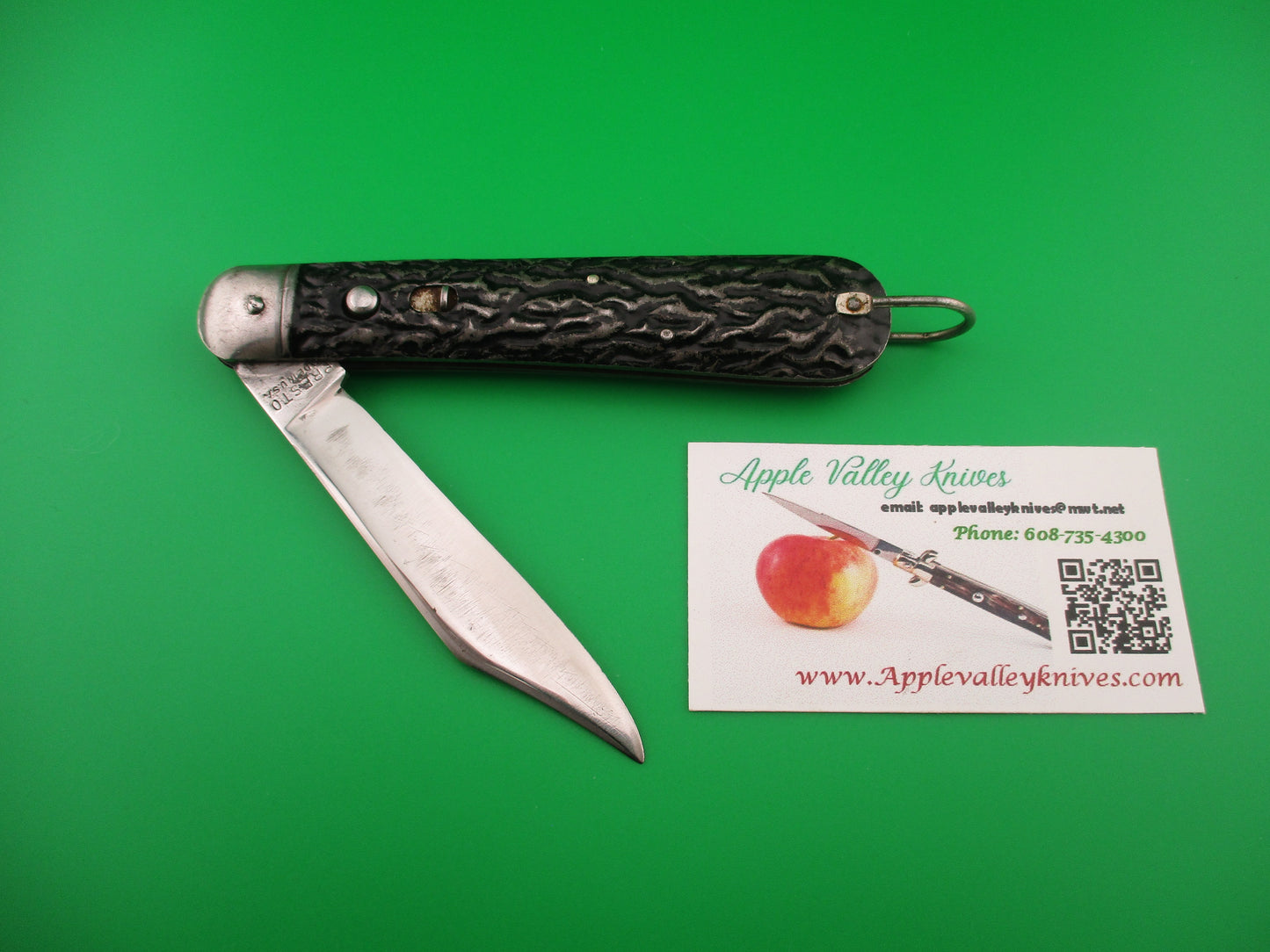 Presto MADE IN USA Vintage Paratrooper style Hunter Metal switchblade w lanyard ring