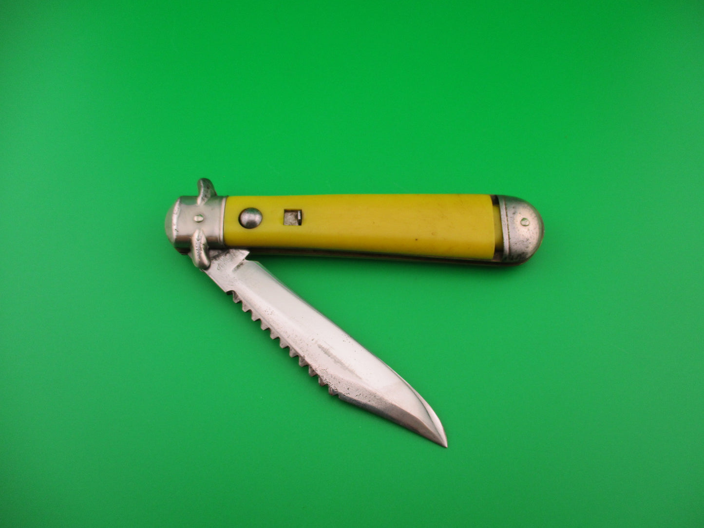 COLONIAL SHUR-SNAP Jumbo Jack #3301S Yellow vintage 1950s switchblade knife