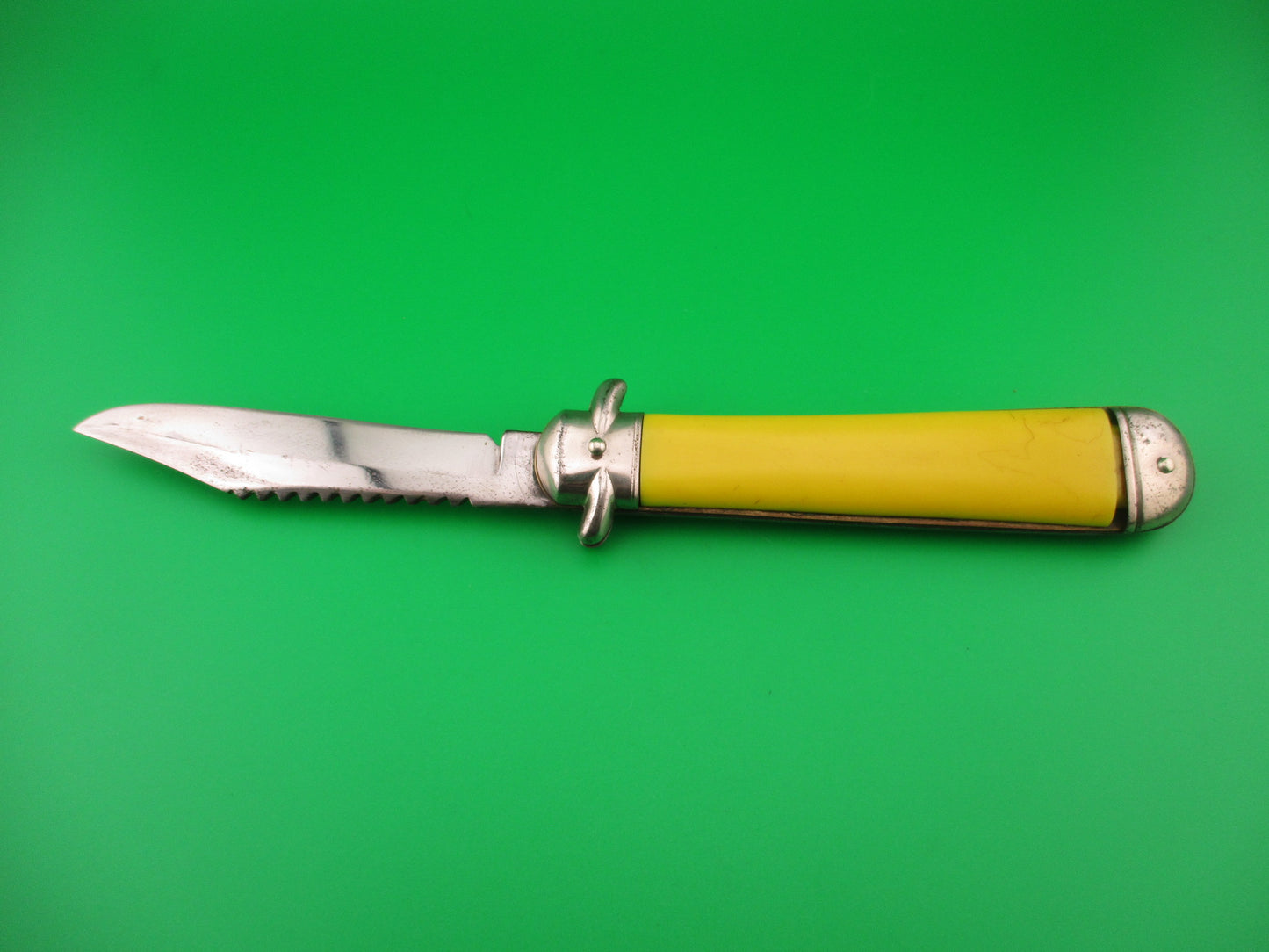 COLONIAL SHUR-SNAP Jumbo Jack #3301S Yellow vintage 1950s switchblade knife