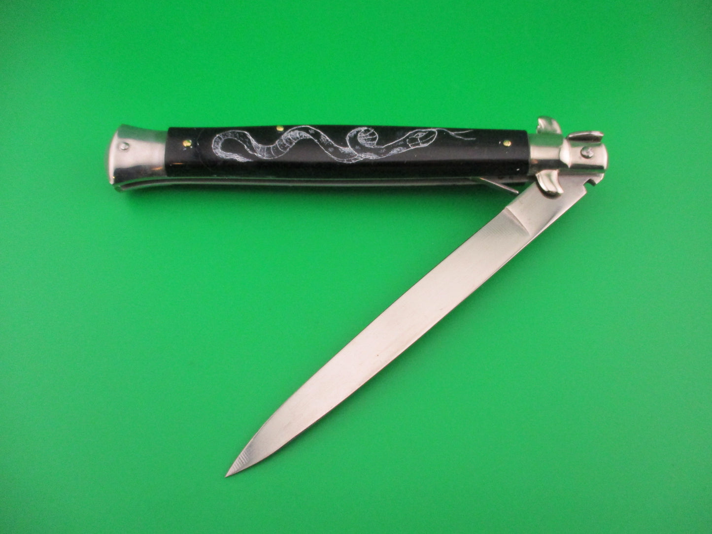 J INOX 33cm Italian Stiletto Snakes & Skull Black Scrimshaw vintage automatic knife